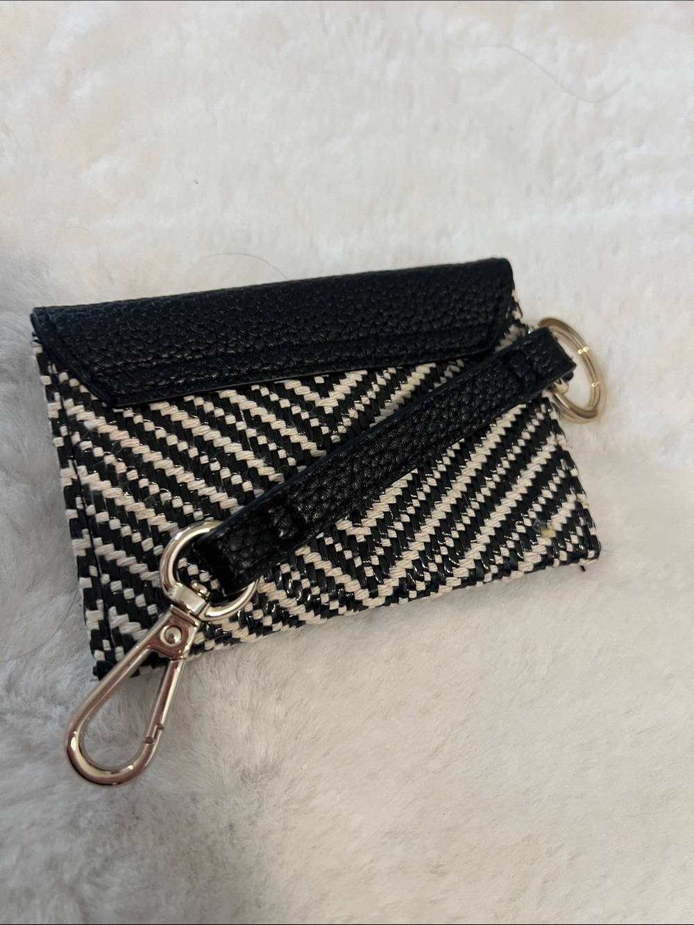 FREE with purchase:) Indigo Black and White Woven Key & Card Holder - Picture 4 of 5